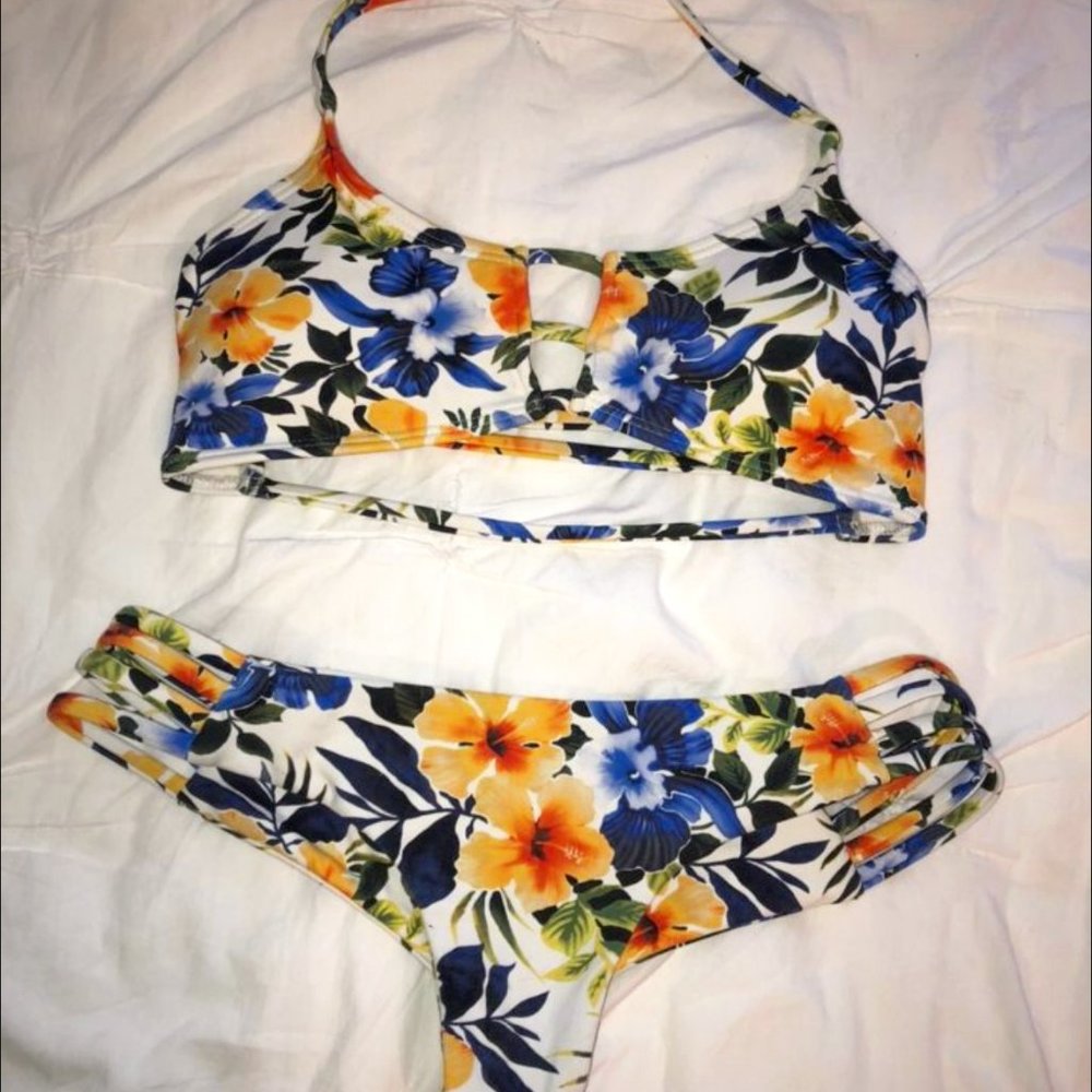 Midori tropical print bikini